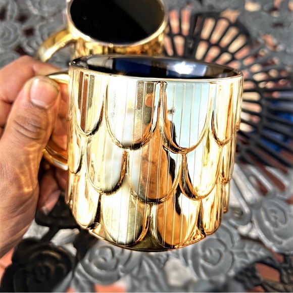 ✨Starbucks ( Set of 2 ) 14oz Gold Mermaid Scale Mugs✨ - Picture 4 of 5